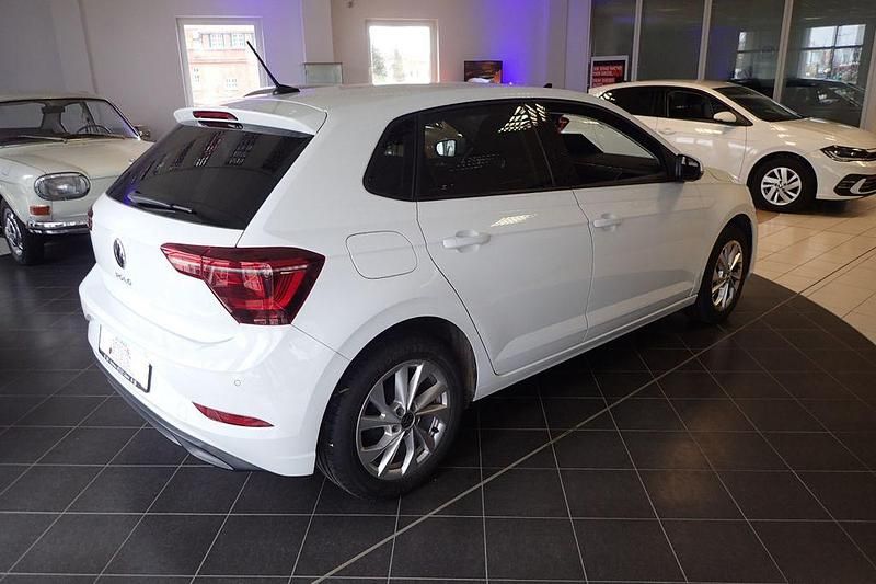 Gebraucht VW Polo Style 95 PS (69 kW) 2023 Purewhite Kleinwagen