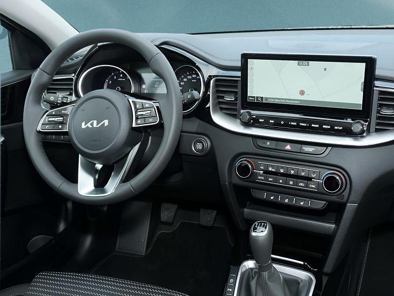 Neu Kia Ceed Spirit 140 PS (102 kW) 2025 Grau Kleinwagen