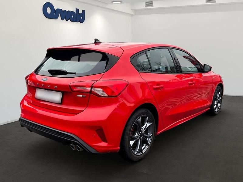 Gebraucht Ford Focus ST-Line 155 PS (114 kW) 2021 Rot Limousine