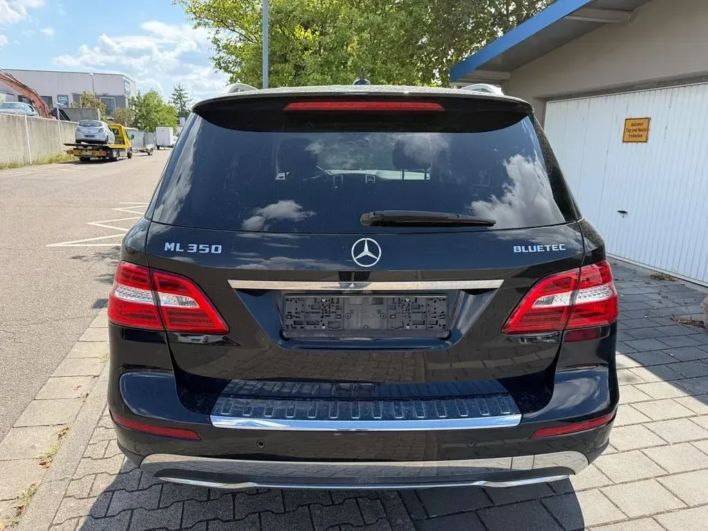 Gebraucht Mercedes ML350 258 PS (189 kW) 2012 Schwarz SUV