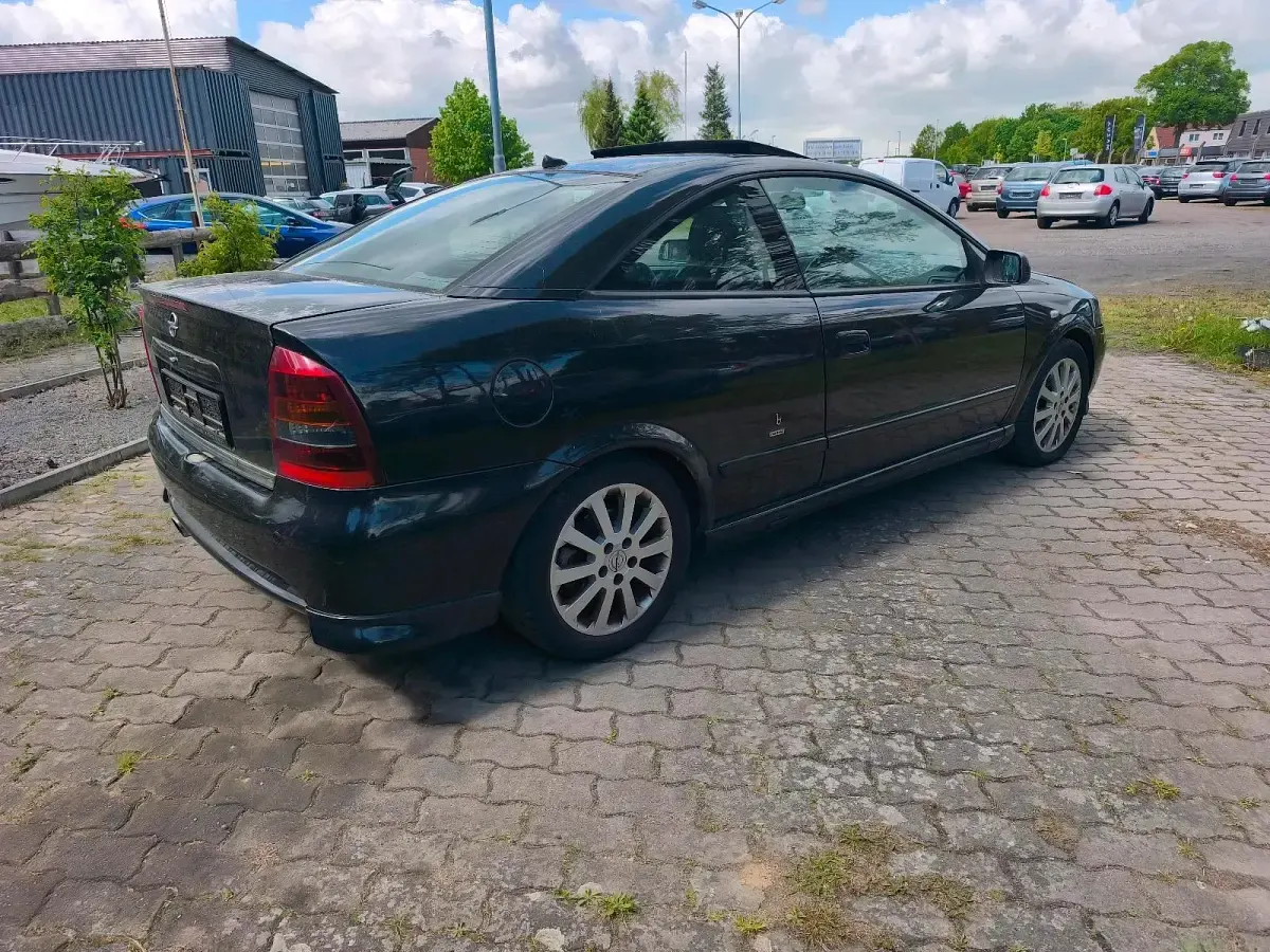 Usata Opel Astra 147 CV (108 kW) 2001 Nero Coupé