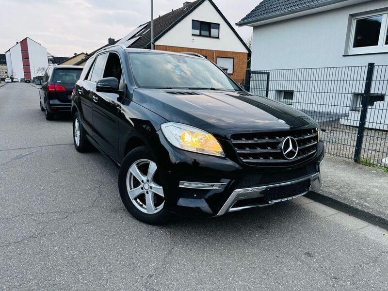Schwarz Gebraucht 2014 Mercedes ML250 SUV | 14.900 € (Guter Preis) - Bild 1/4