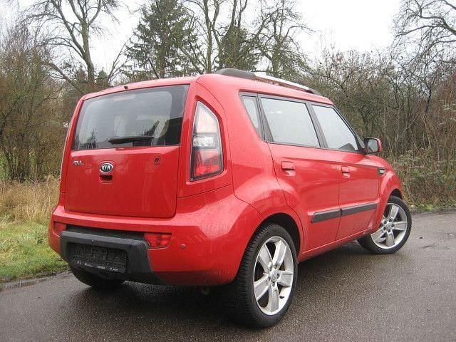Gebraucht Kia Soul Vision 126 PS (92 kW) 2010 Rot SUV