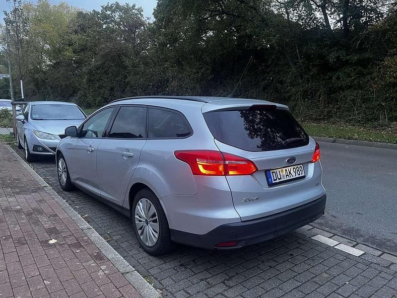 Gebraucht Ford Focus Trend 125 PS (91 kW) 2016 Silber Kombi