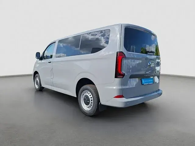 Gebraucht VW T7 110 PS (80 kW) 2025 Grau (stone grey) Van