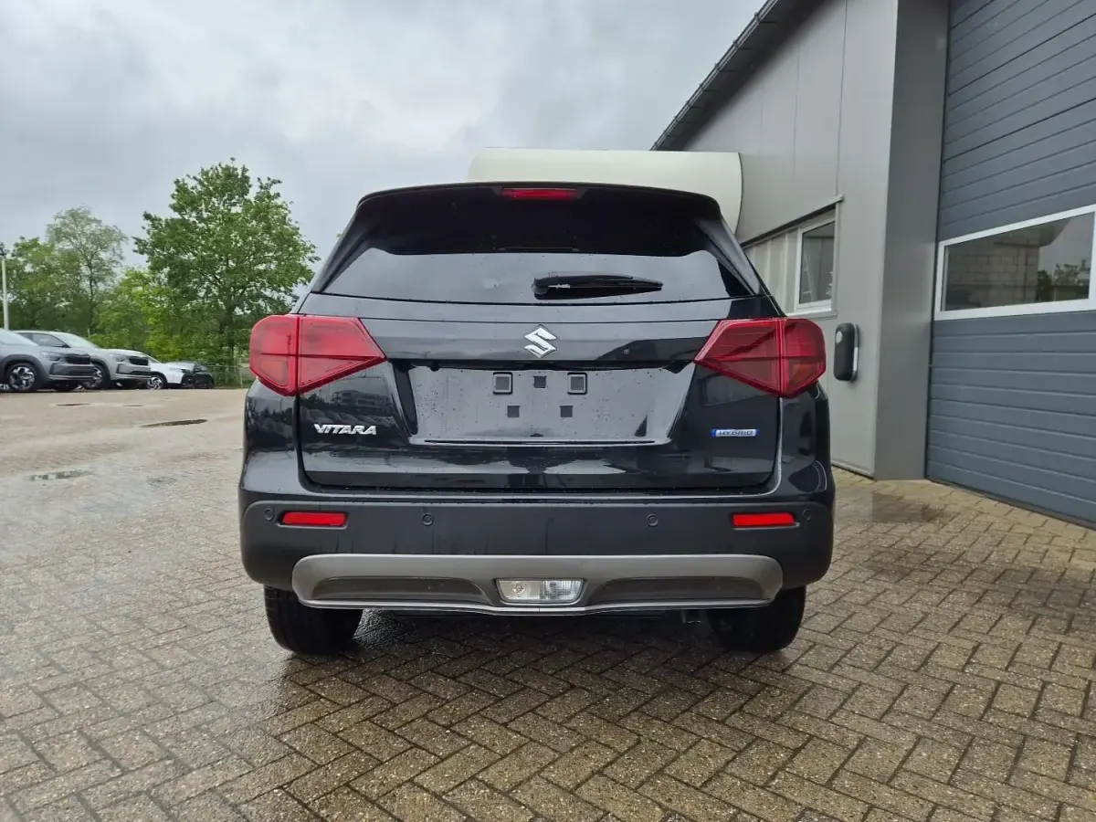 Neu Suzuki Vitara Comfort+ 110 PS (80 kW) 2026 Cosmic black pearl metallic SUV