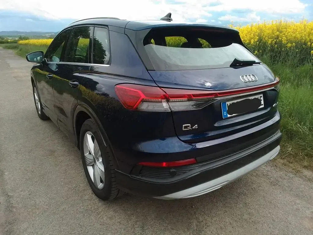 Usata Audi Q4 e-tron 150 kW (204 CV) 2022 Blu SUV