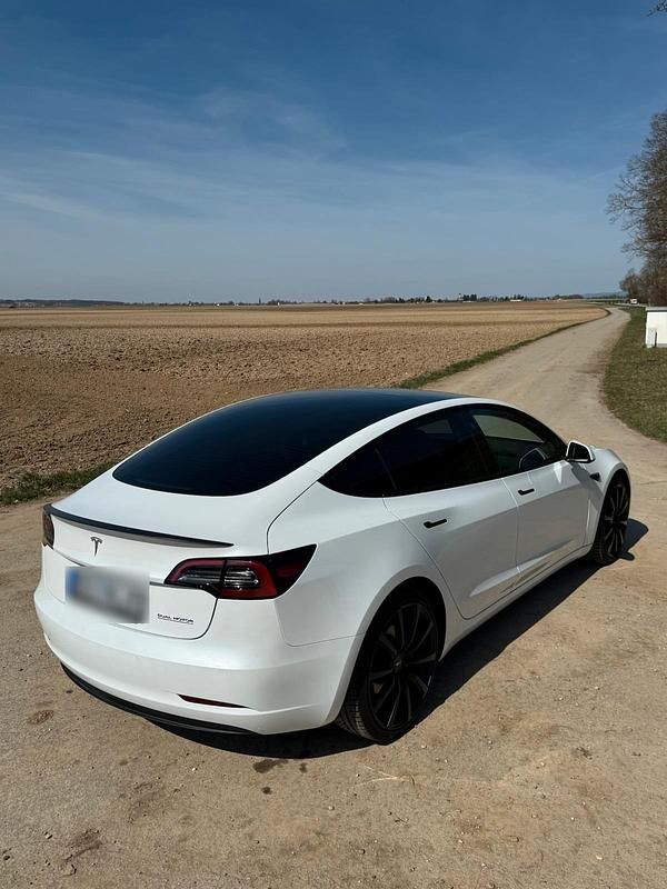 Gebraucht Tesla Model 3 Performance 392 kW (534 PS) 2022 Weiß Limousine