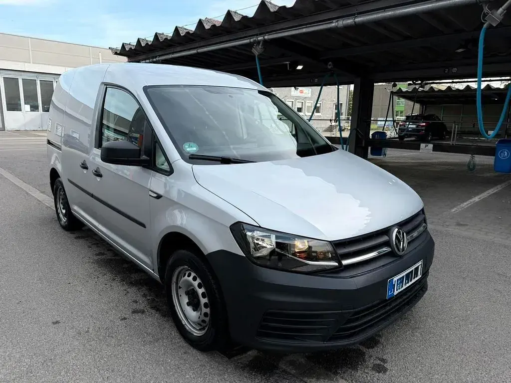 Usata VW Caddy 75 CV (55 kW) 2020 Argento Monovolume