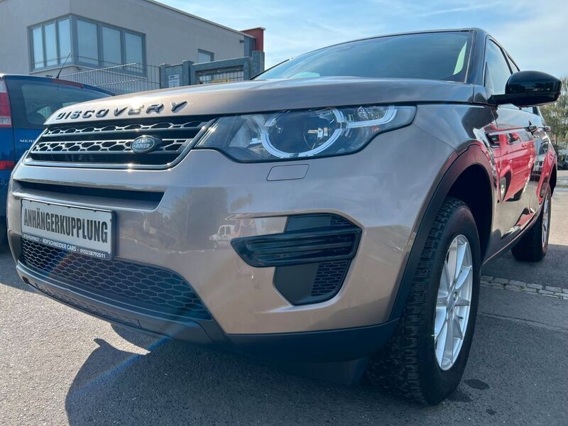Braun Gebraucht 2016 Land Rover Discovery Sport Pure SUV | 19.990 € (Etwas zu teuer) - Bild 1/4