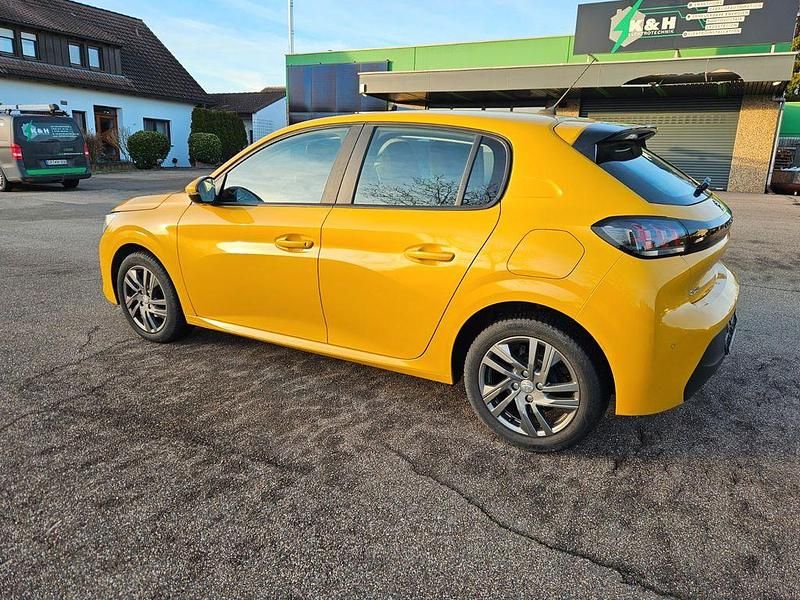 Gebraucht Peugeot 208 Active 75 PS (55 kW) 2021 Gold Kleinwagen