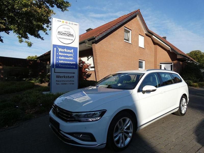 Weiß Gebraucht 2022 VW Passat Elegance Kombi | 23.900 € (Fairer Preis) - Bild 1/4
