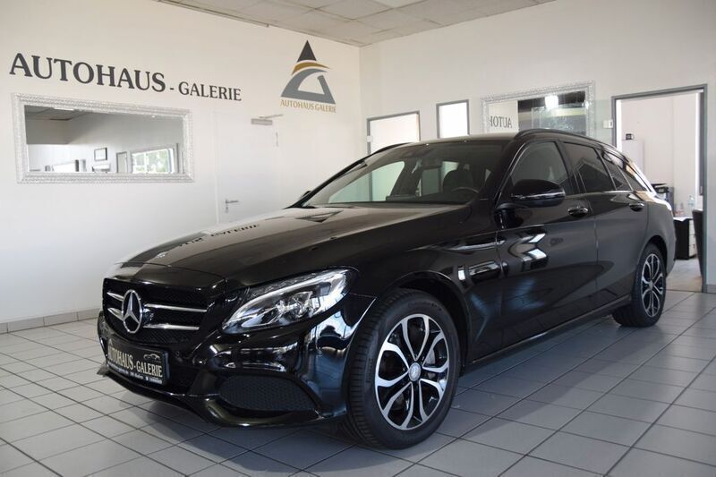 Schwarz Gebraucht 2016 Mercedes C350e Kombi | 14.998 € (Fairer Preis) - Bild 1/4