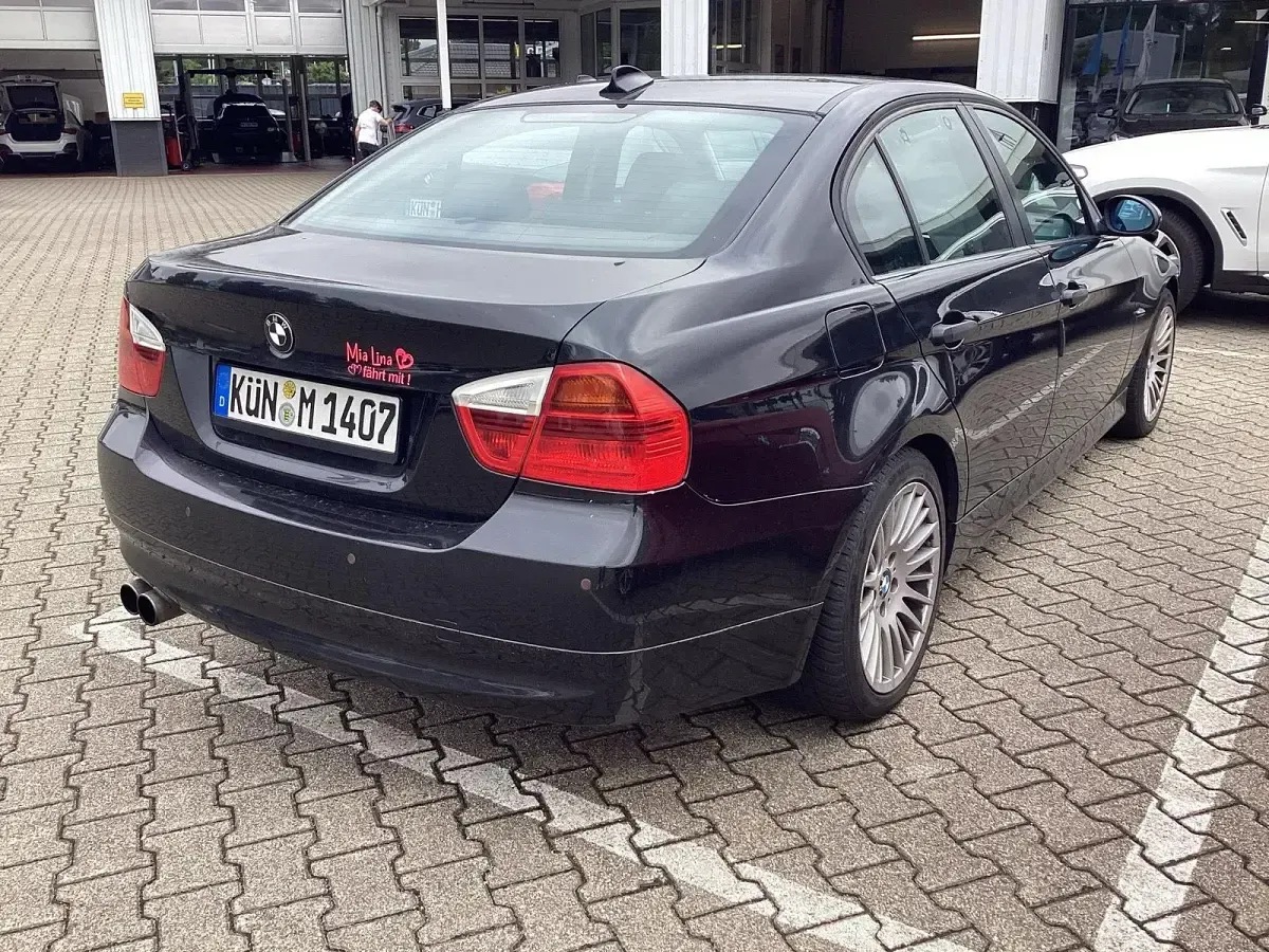 Gebraucht BMW 320 150 PS (110 kW) 2005 Schwarz Limousine