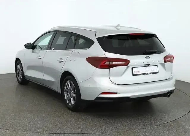 Używany Ford Focus Titanium X 120 KM (88 kW) 2023 Srebrny Kombi