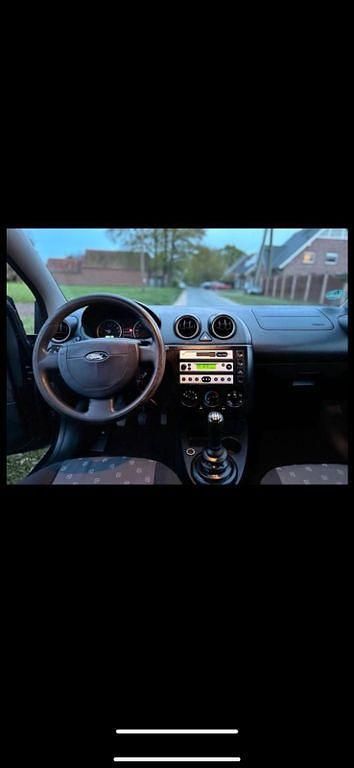 Gebraucht Ford Fiesta 60 PS (44 kW) 2005 Blau Kleinwagen