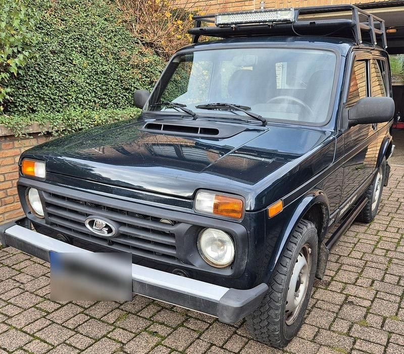 Gebraucht Lada niva 83 PS (61 kW) 2016 Grün SUV