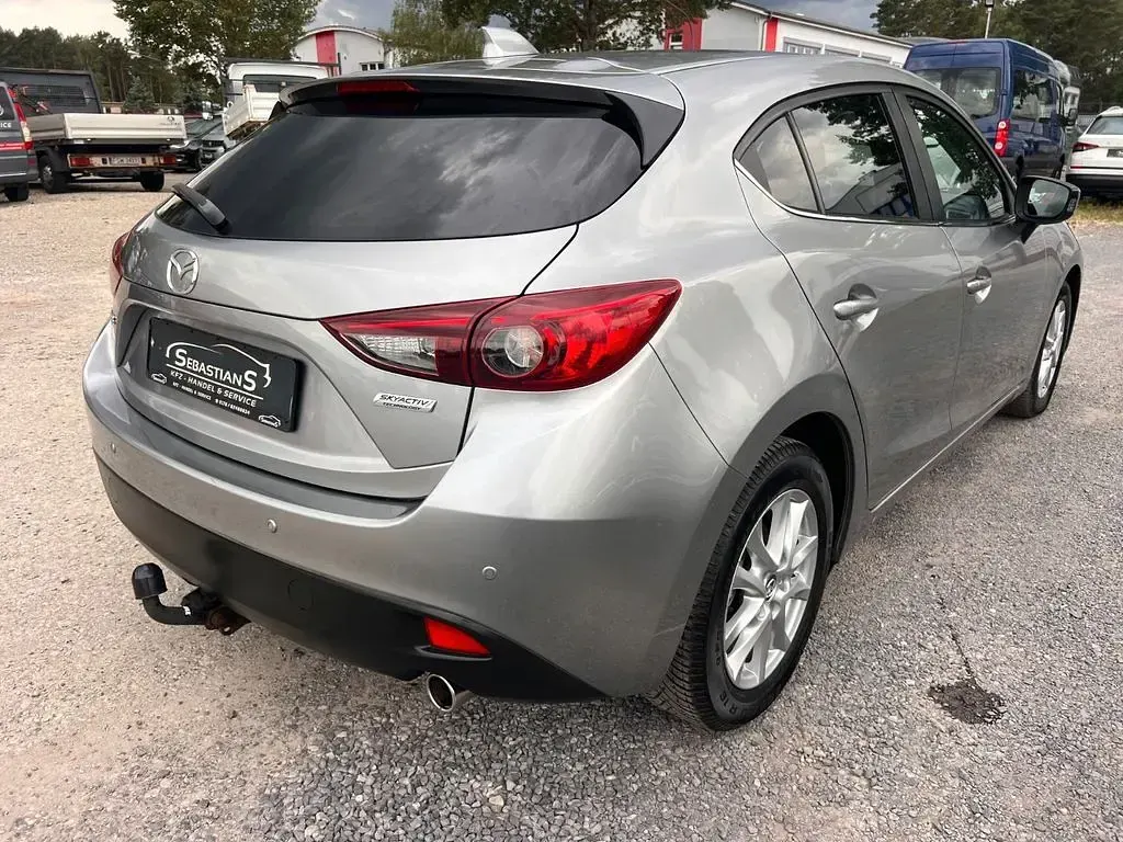 Gebraucht Mazda 3 Center-Line 150 PS (110 kW) 2015 Plutossilber metallic Limousine