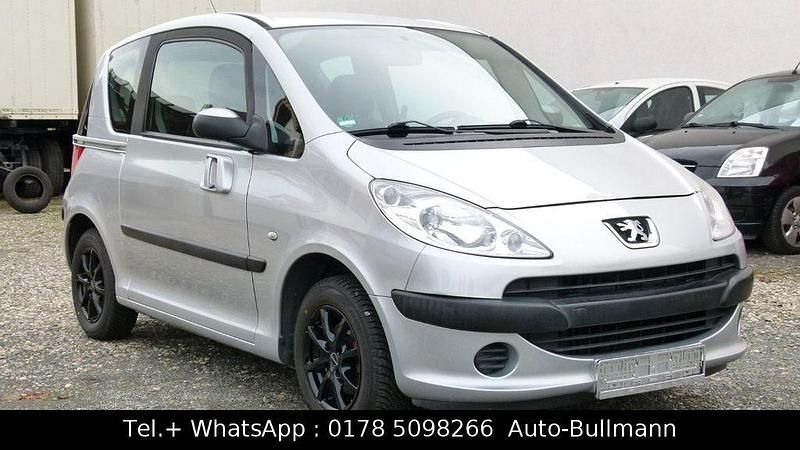 Gebraucht Peugeot 1007 Filou 73 PS (53 kW) 2007 Silber Van / Kleinbus