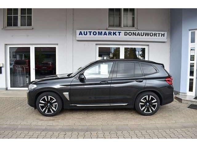 Gebraucht BMW iX3 Shadowline 210 kW (286 PS) 2021 Grau metallic SUV