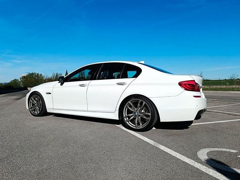 Weiß Gebraucht 2013 BMW M550 Performance Limousine | 19.900 € (Teuer) - Bild 1/4