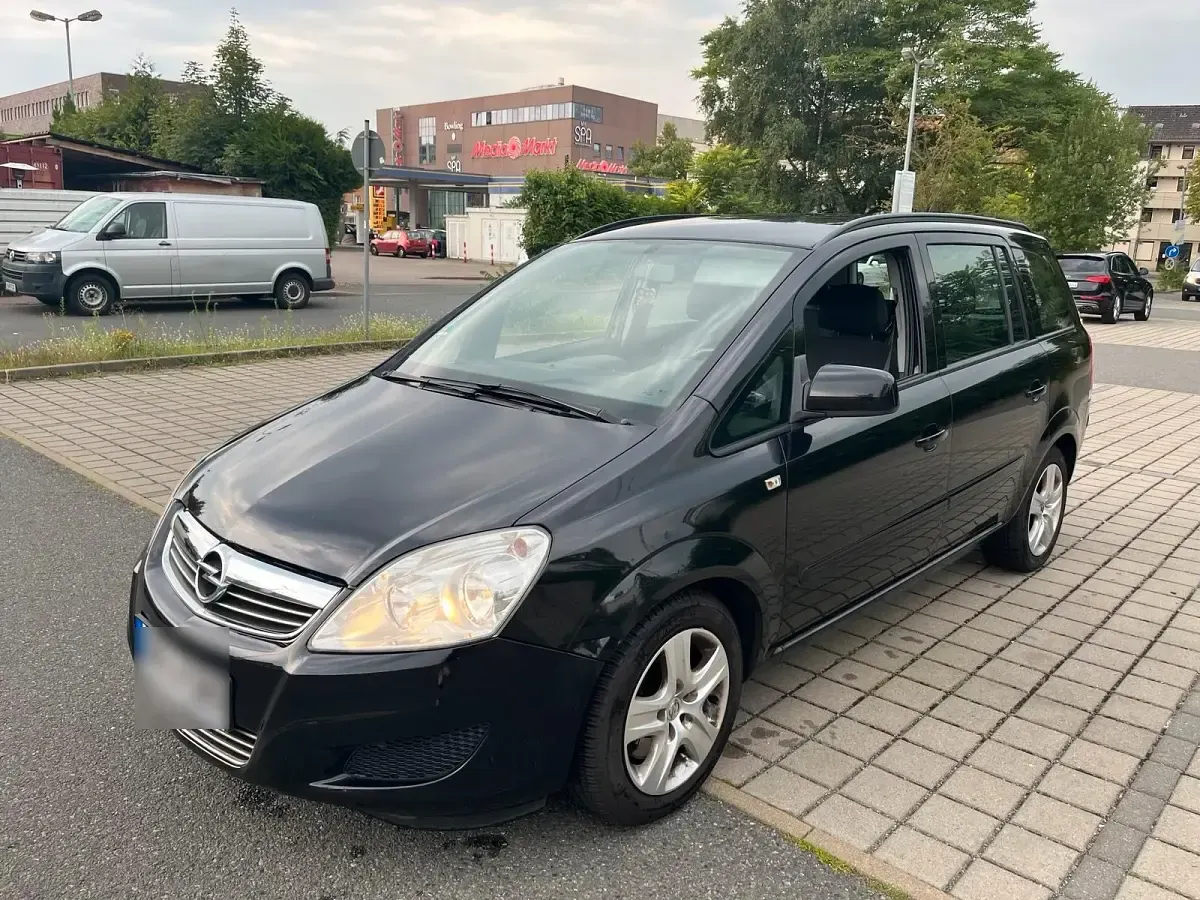 Gebraucht Opel Zafira 120 PS (88 kW) 2010 Schwarz Van / Kleinbus