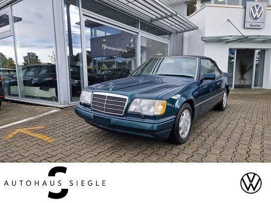 Gebraucht Mercedes E320 220 PS (161 kW) 1993 Malachitgrün (metallic) Cabrio