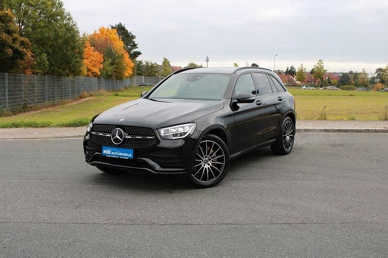 Schwarz Gebraucht 2022 Mercedes GLC400d AMG SUV | 39.950 € (Guter Preis) - Bild 1/4