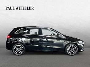 Gebraucht Mercedes B200 Progressive 150 PS (110 kW) 2024 Lack kosmosschwarz Van / Kleinbus
