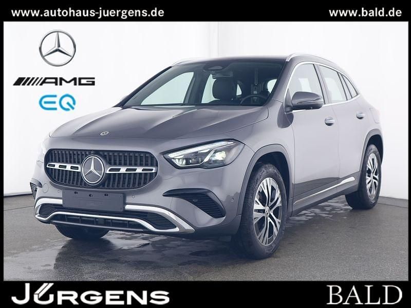 Grau metalliclack mountaingrau Gebraucht 2024 Mercedes GLA200 Progressive SUV | 37.680 € (Superpreis) - Bild 1/4