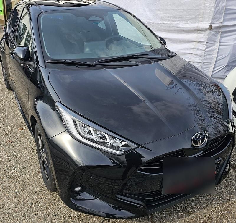 Gebraucht Toyota Yaris Hybrid 116 PS (85 kW) 2025 Schwarz Kleinwagen