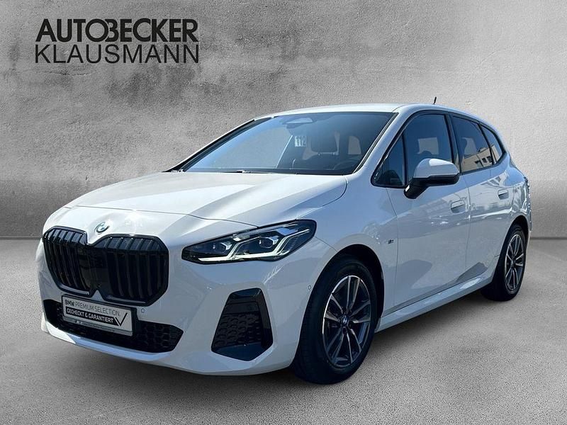 Weiss Gebraucht 2024 BMW 218 Active Tourer M Sport Van / Kleinbus | 34.798 € (Fairer Preis) - Bild 1/4