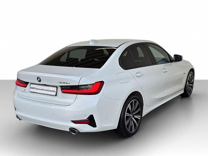 Gebraucht BMW 320e Advantage 204 PS (150 kW) 2022 Weiß Limousine