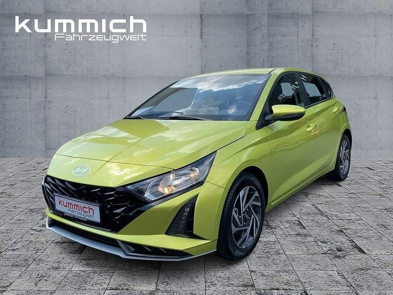 Grün Neu 2025 Hyundai i20 Trend Limousine | 21.590 € (Fairer Preis) - Bild 1/4