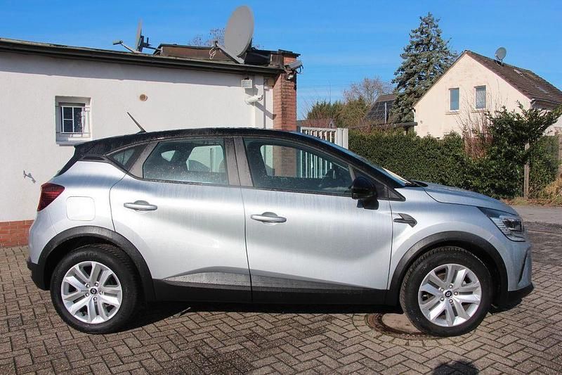Gebraucht Renault Captur Evolution 140 PS (102 kW) 2023 Silber SUV