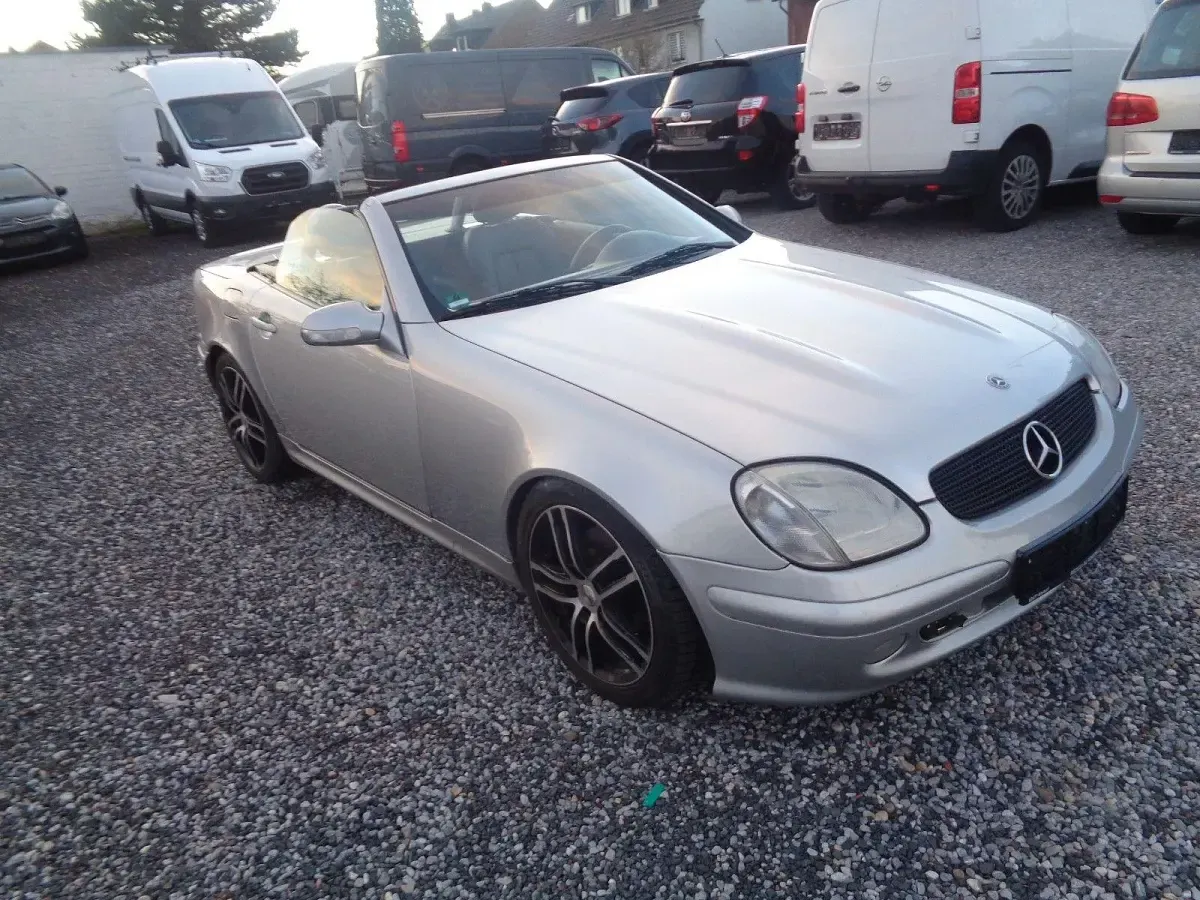 Gebraucht Mercedes SLK320 218 PS (160 kW) 2001 Silber Cabrio