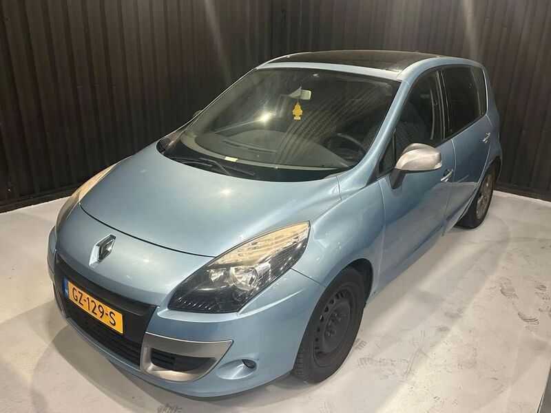 Gebraucht Renault Mégane III 131 PS (96 kW) 2011 Blau Limousine