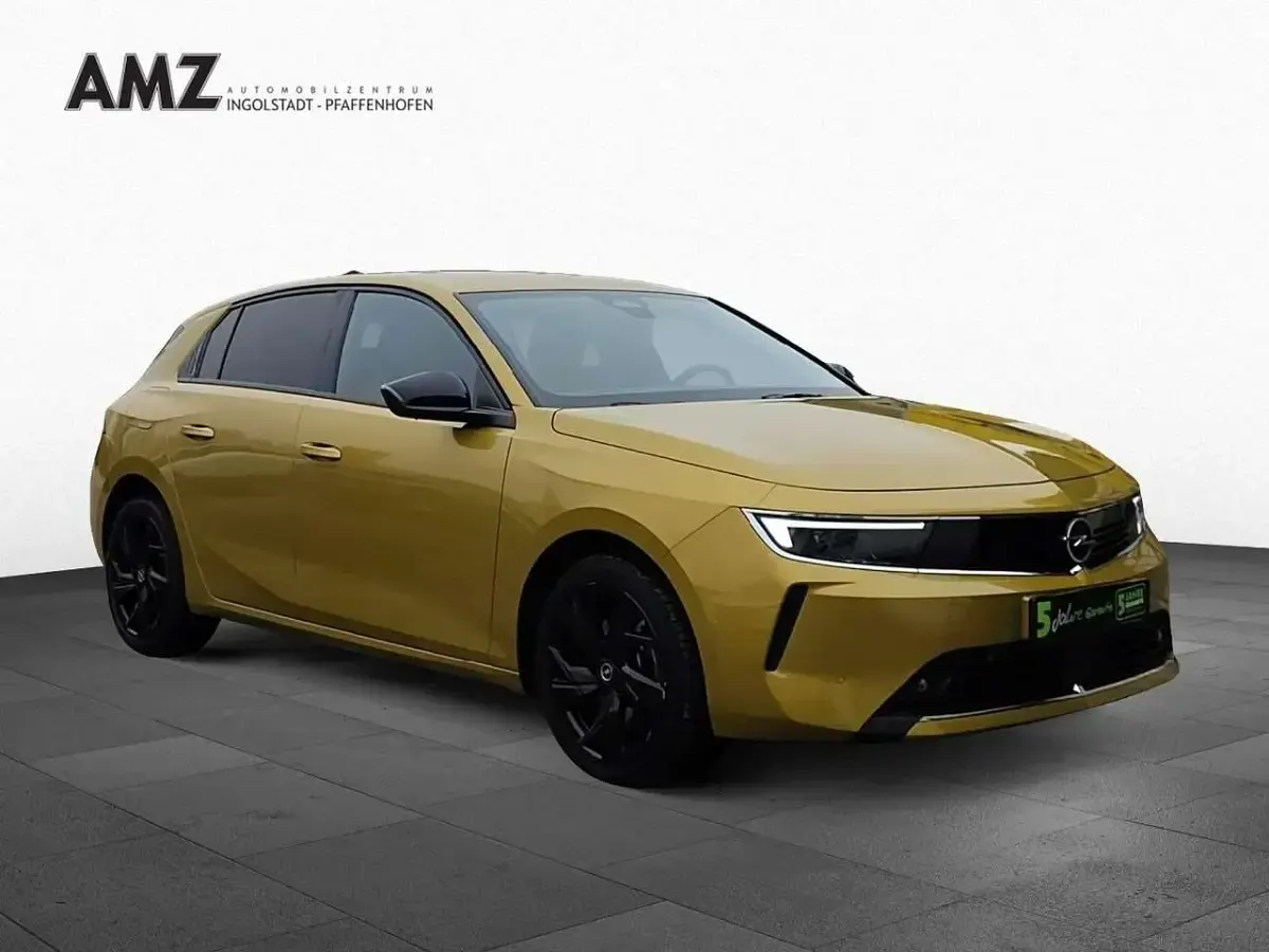 Gebraucht Opel Astra Edition 181 PS (133 kW) 2022 Kult gelb Kleinwagen