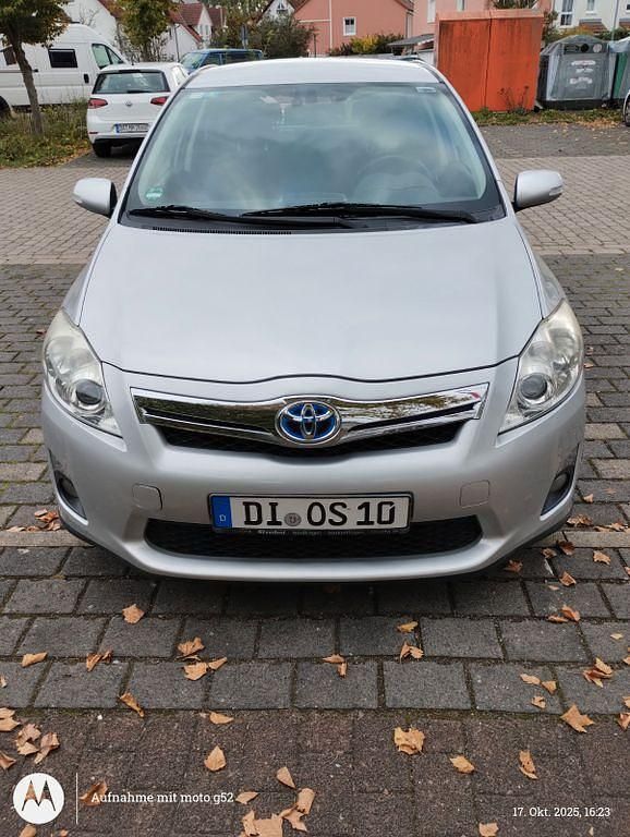 Silber Gebraucht 2010 Toyota Auris Hybrid Executive Limousine | 7.000 € (Fairer Preis) - Bild 1/4