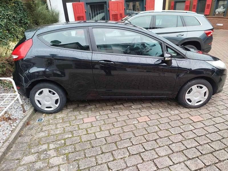 Gebraucht Ford Fiesta 82 PS (60 kW) 2011 Schwarz Kleinwagen