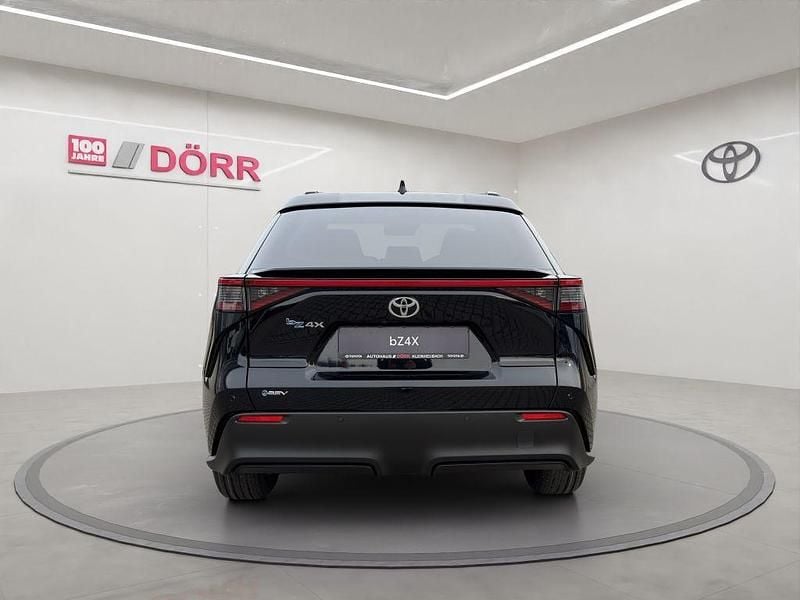 Neu Toyota bZ4X 164 kW (224 PS) 2026 Attitude back metallic SUV