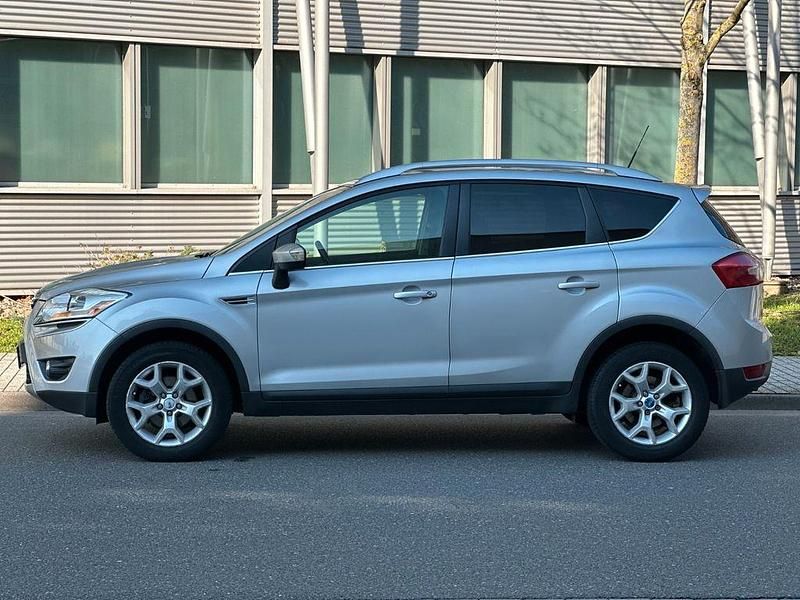 Gebraucht Ford Kuga Trend 136 PS (100 kW) 2009 Silber SUV