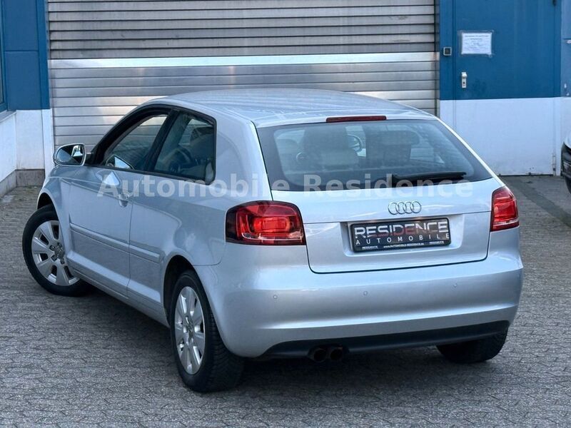 Gebraucht Audi A3 Attraction 125 PS (91 kW) 2010 Silber Kleinwagen