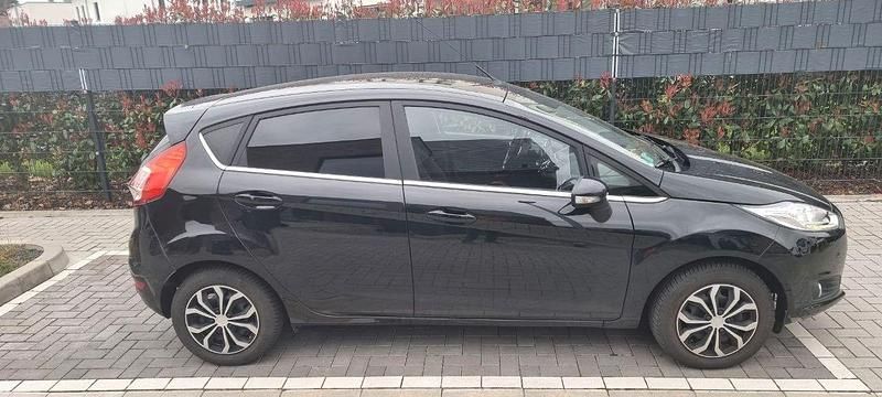 Używany Ford Fiesta Titanium 101 KM (74 kW) 2017 Czarny Hatchback
