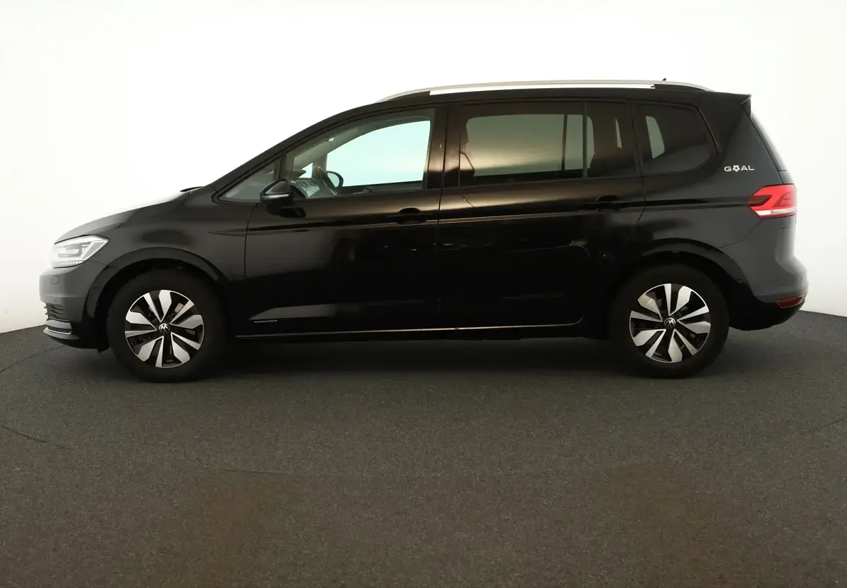 Gebraucht VW Touran Comfortline 150 PS (110 kW) 2025 Mythos black metallic Van / Kleinbus