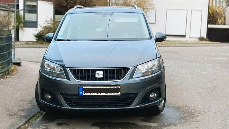 Grau Gebraucht 2013 Seat Alhambra Ecomotive Van / Kleinbus | 8.300 € (Guter Preis) - Bild 1/4
