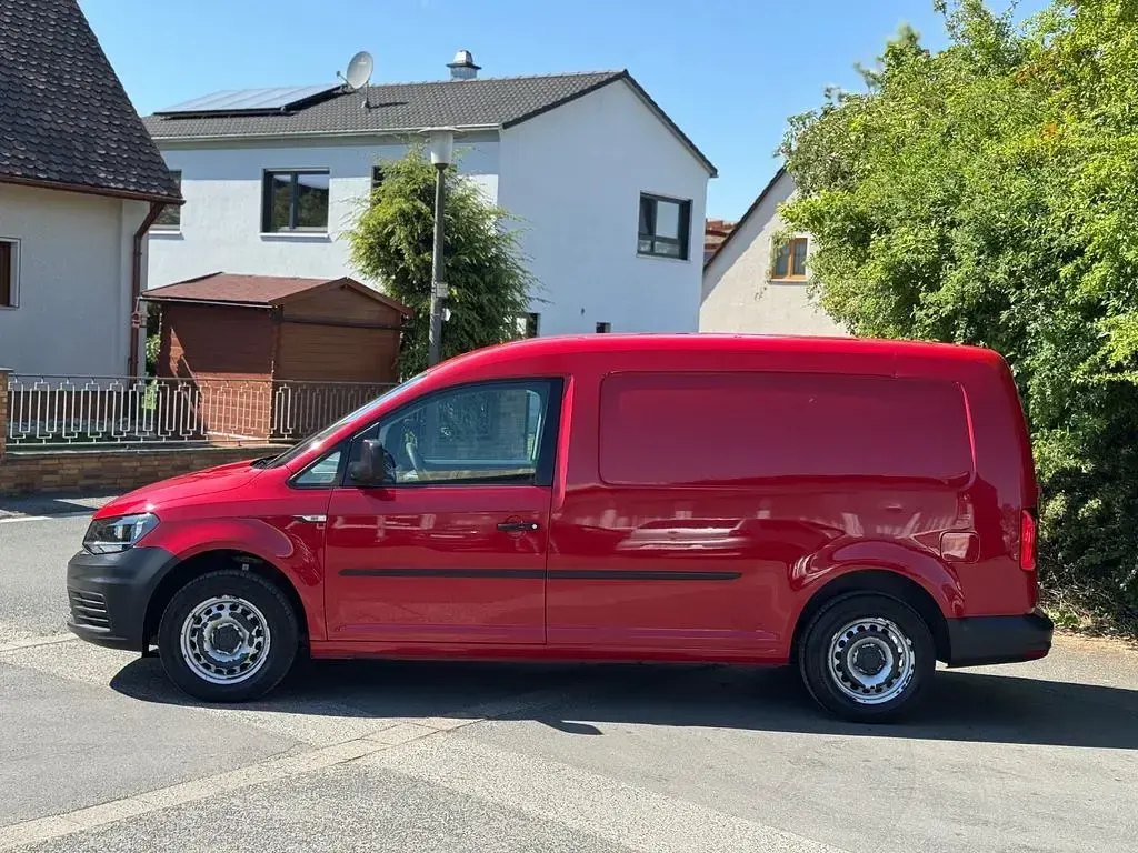 Usado VW Caddy 102 HP (75 kW) 2016 Vermelho Monovolume