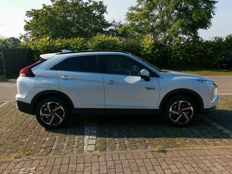 Gebraucht Mitsubishi Eclipse Cross Basis 188 PS (138 kW) 2022 Weiß SUV