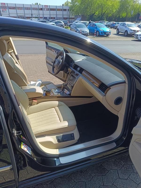 Usado VW Phaeton 240 HP (176 kW) 2013 Preto Sedan