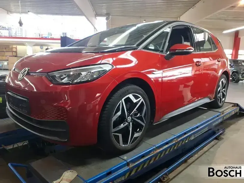 Gebraucht VW ID.3 Pro Performance 150 kW (204 PS) 2023 Kings red Kleinwagen